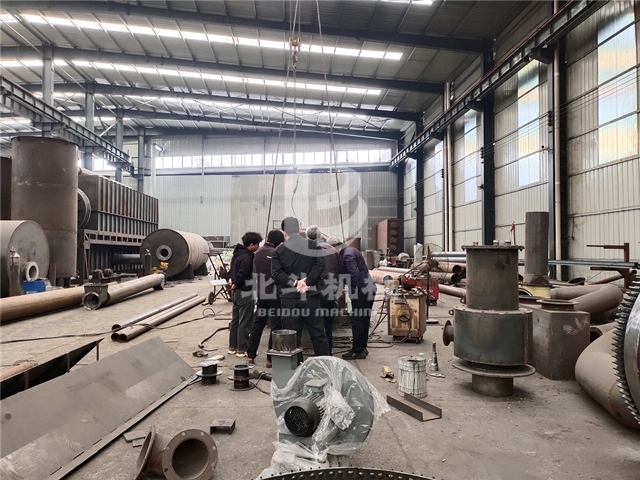 廣東客戶通過這次考察對(duì)炭化爐有了更深入、更全面地了解