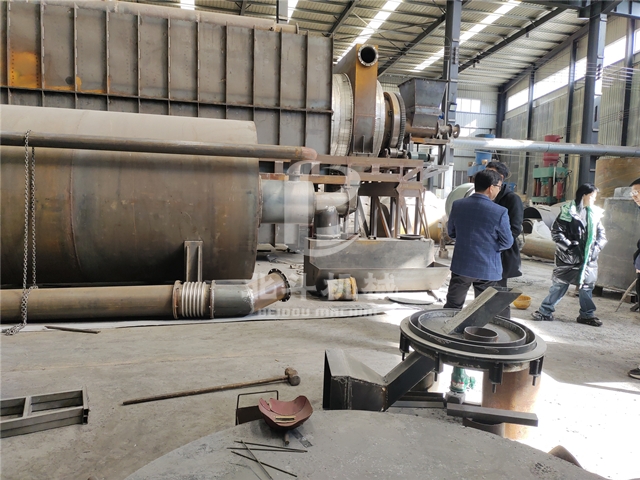 內蒙古客戶深入了解褐煤炭化爐生產(chǎn)線